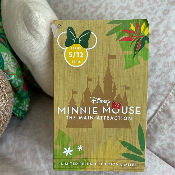 Minnie Main Attraction Enchanted Tiki Plush 🦜🎶✨ - Picture 3 of 5